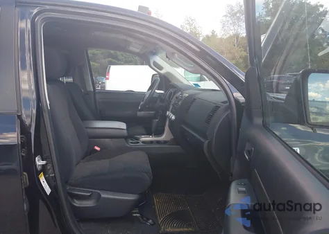 2010 Toyota Tundra Grade 4.6L V8 z USA, uszkodzony, nr VIN 5TFUM5F15AX004864